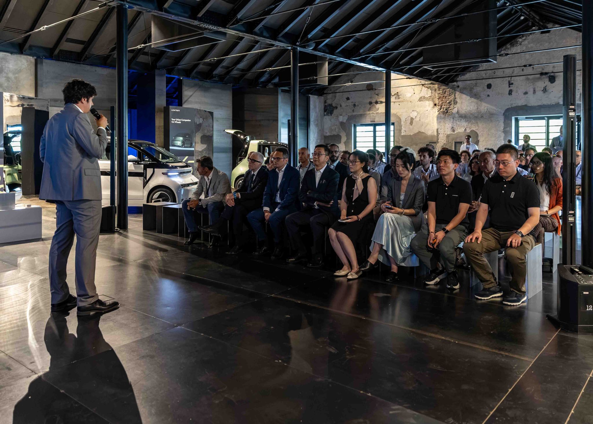 Presentazione LINKTOUR Alumi al pubblico al MAGMA di Milano
