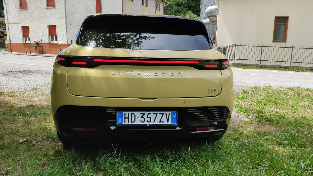 Leapmotor B05 2026: l’elettrica acquista un’anima sportiva