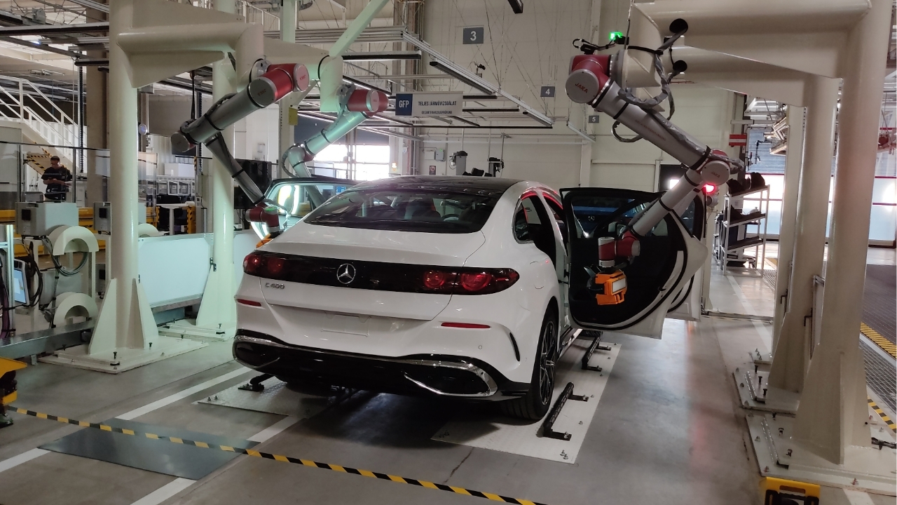 Un giorno a Kecskemet, dove nasce la nuova Mercedes Classe C elettrica
