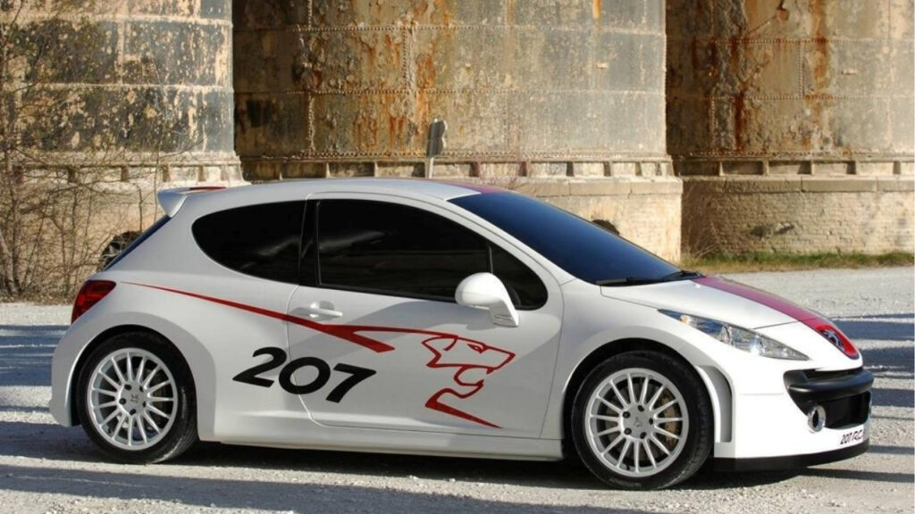 Peugeot 207 compie 20 anni ed entra nel mondo delle youngtimer
