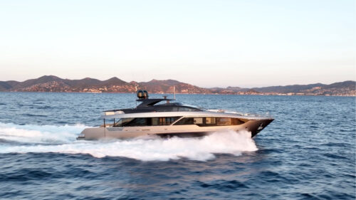 Riva 112 Dolcevita Super: la prova dell’iconico flying bridge Riva 112 Dolcevita Super: la prova dell’iconico flying bridge