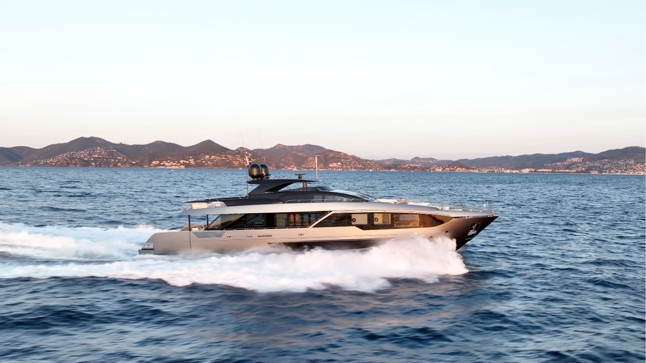 Riva 112 Dolcevita Super: la prova dell’iconico flying bridge
