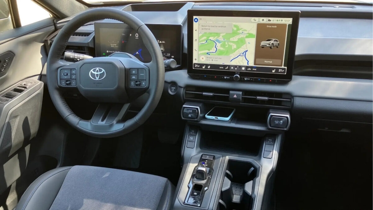 Touchscreen o tasti fisici? Toyota pensa ad un ritorno al passato