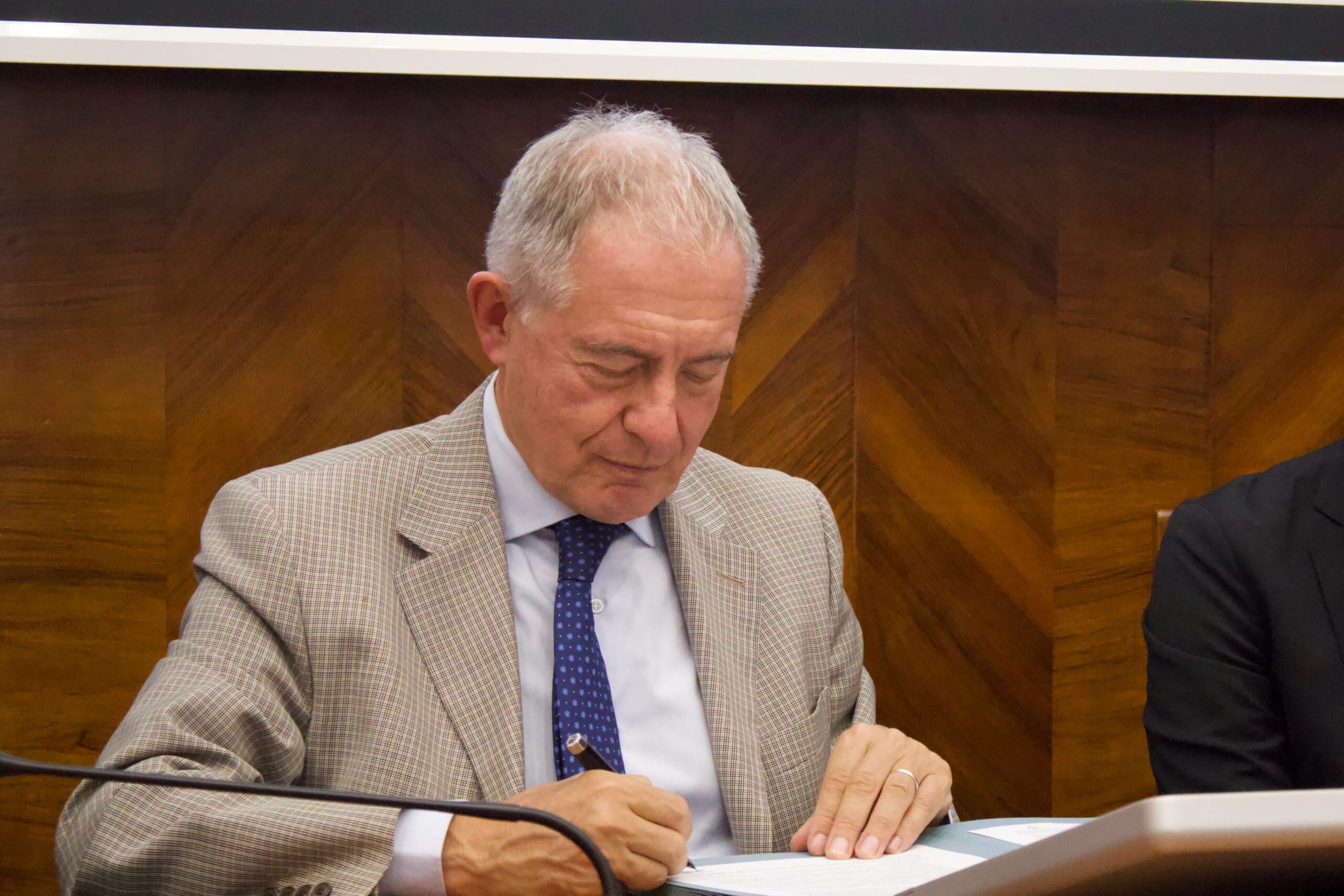 Piano automotive da 1,35 miliardi per PMI e incentivi produzione