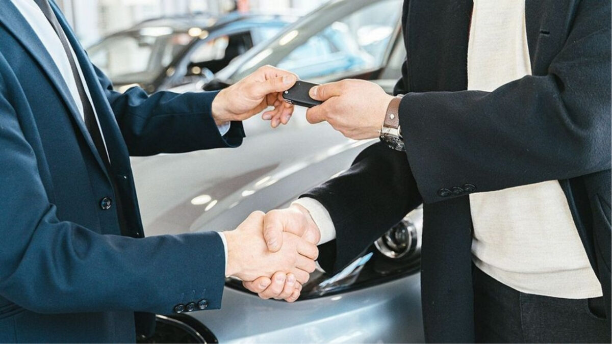 Mercato auto 2025: le partite IVA tengono meglio dei privati, cresce la quota di mercato