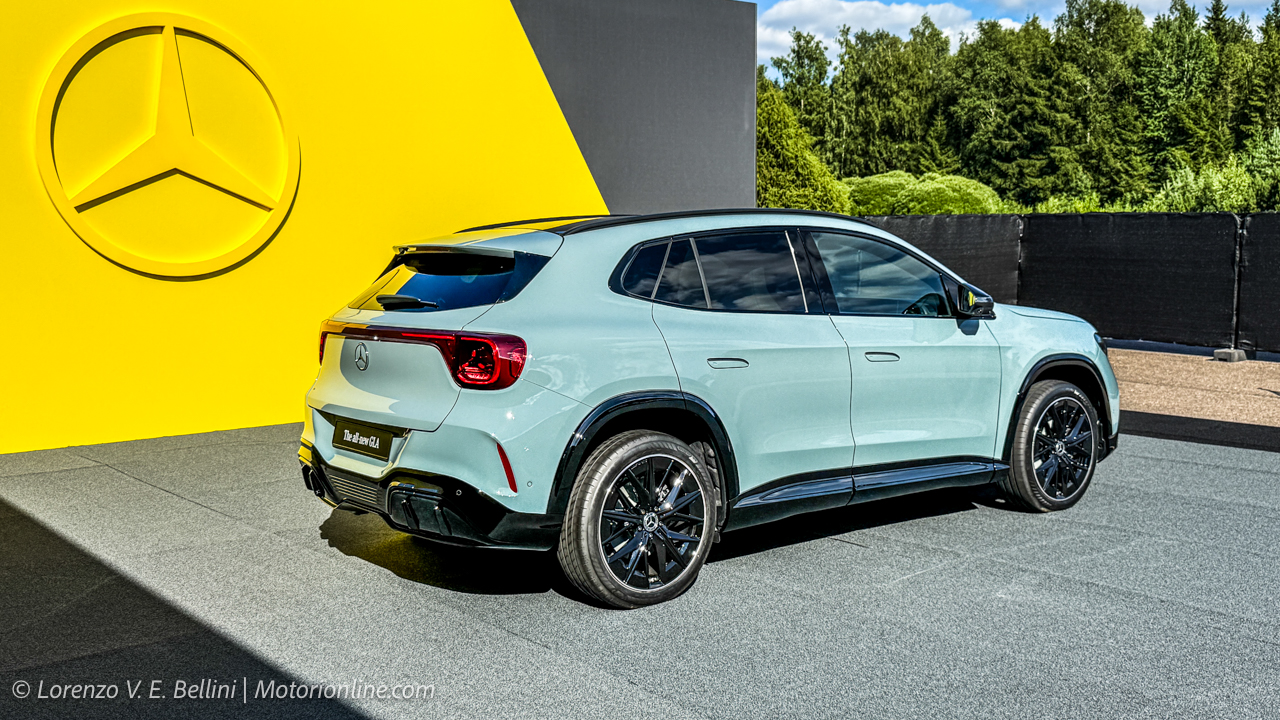 Mercedes GLA 2026 - Retro