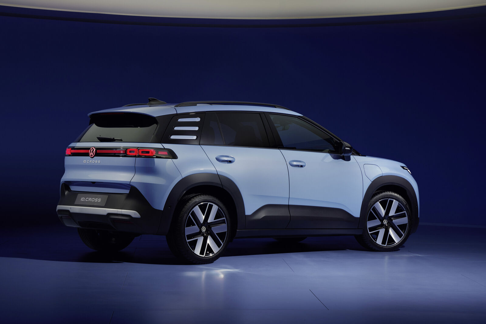 Volkswagen ID. Cross: 427 km di autonomia, ricarica in 24 minuti e tecnologia premium da 28.000 euro