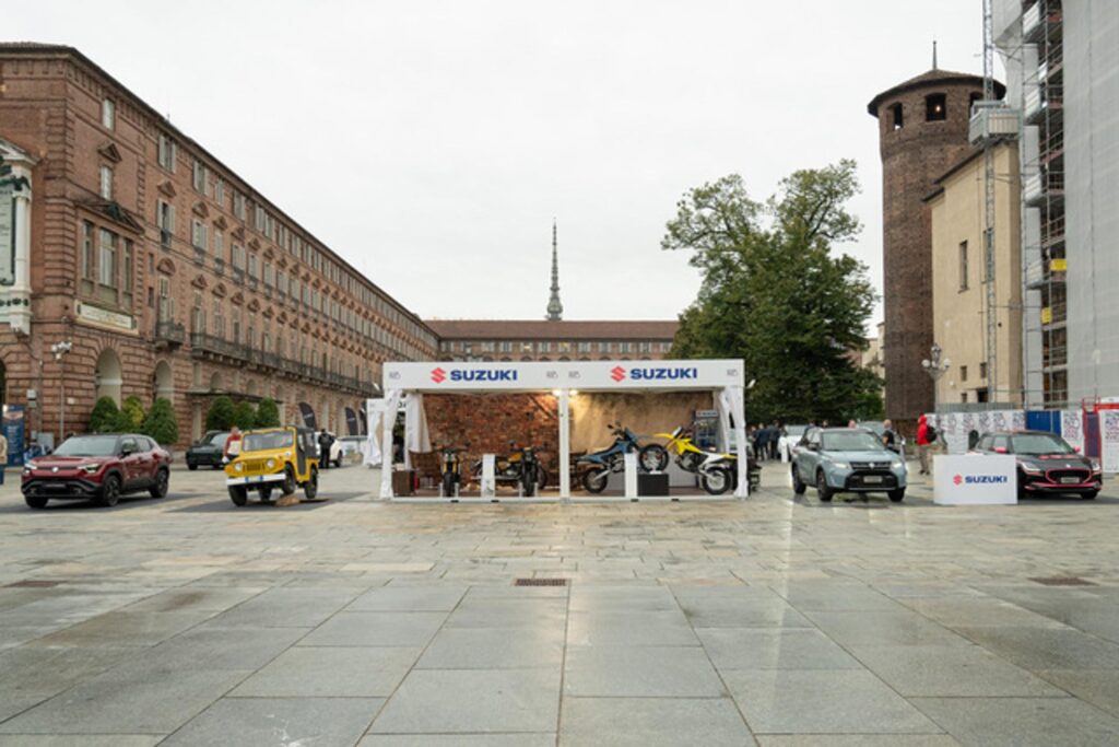 Suzuki al Salone Auto Torino 2026: dalle due ruote all’elettrico di VITARA