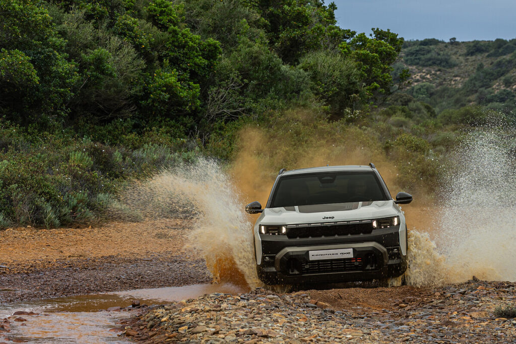 Jeep Avenger leader dei SUV in Italia, arriva Compass 4xe