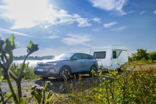 Opel Grandland Electric AWD: traino fino a 1.350 kg