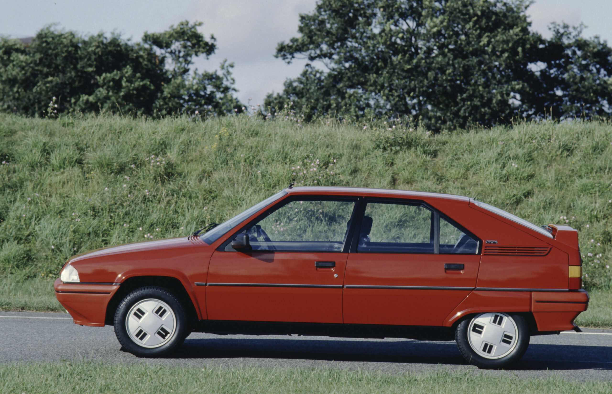 Citroën BX GTi: 40 anni fa nasceva la berlina sportiva che ha ridefinito il segmento