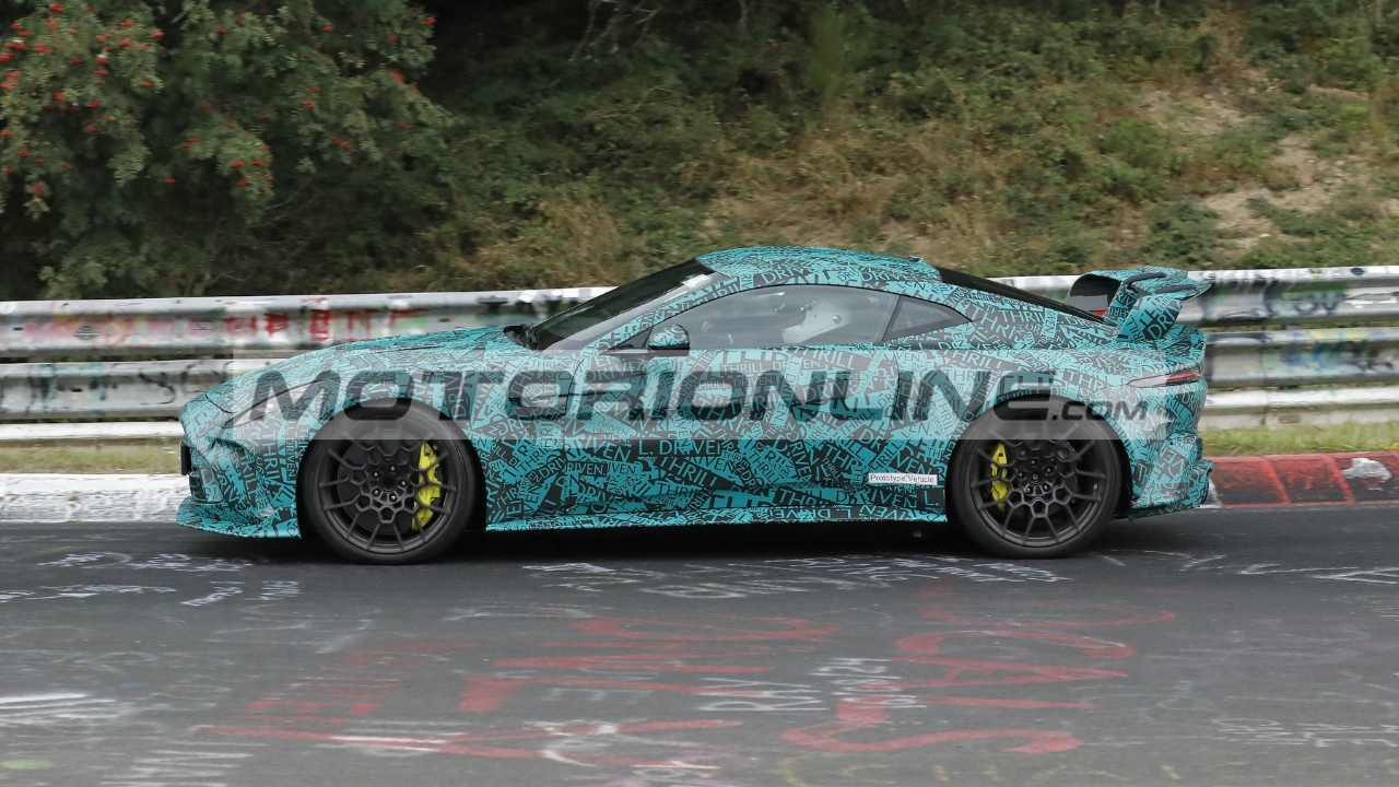 Aston Martin Vantage RS: la versione più cattiva gira al Nurburgring