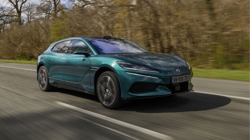 Denza celebra i 90 anni degli impianti del Cervino con Z9GT e D9