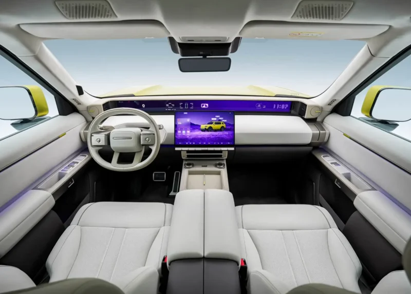 Freelander 8, gli interni del SUV