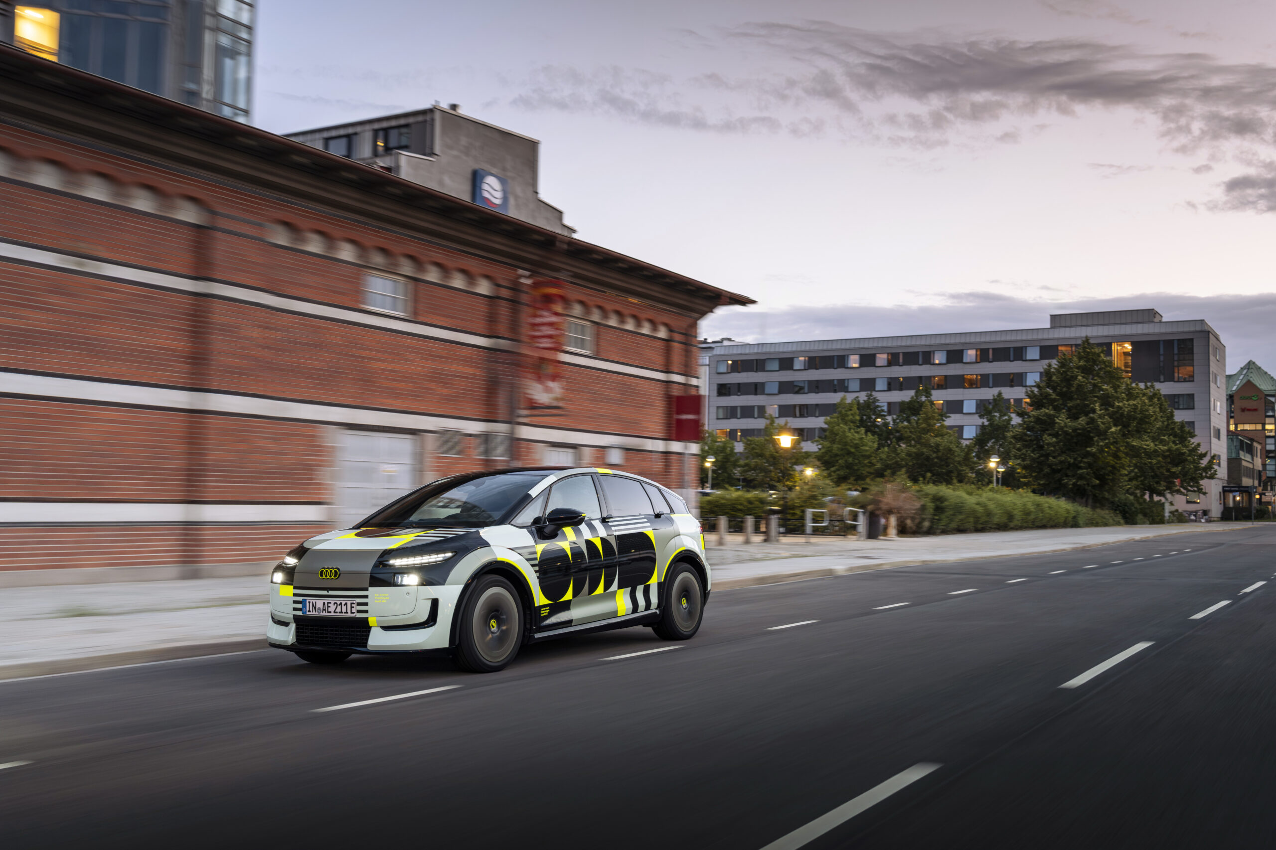 Audi A2 e-tron, prototipo camuffato in test (agosto 2026)