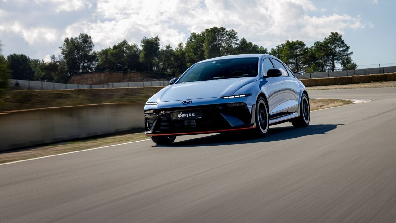 Hyundai Ioniq 6 N arriva in Italia: prezzi e caratteristiche della sportiva elettrica da 650 CV Hyundai Ioniq 6 N arriva in Italia: prezzi e caratteristiche della sportiva elettrica da 650 CV
