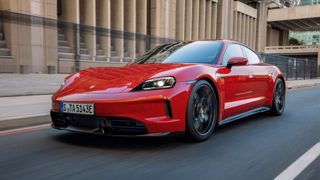 Porsche Taycan: addio entro il 2030? Per ora no, ma il futuro è incerto