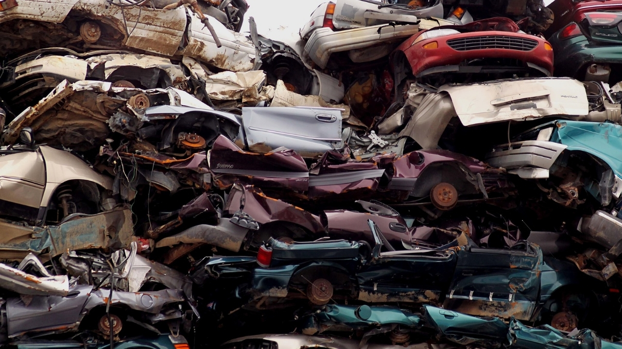 Auto a fine vita: ecco la stretta sulle regole dall’Unione Europea