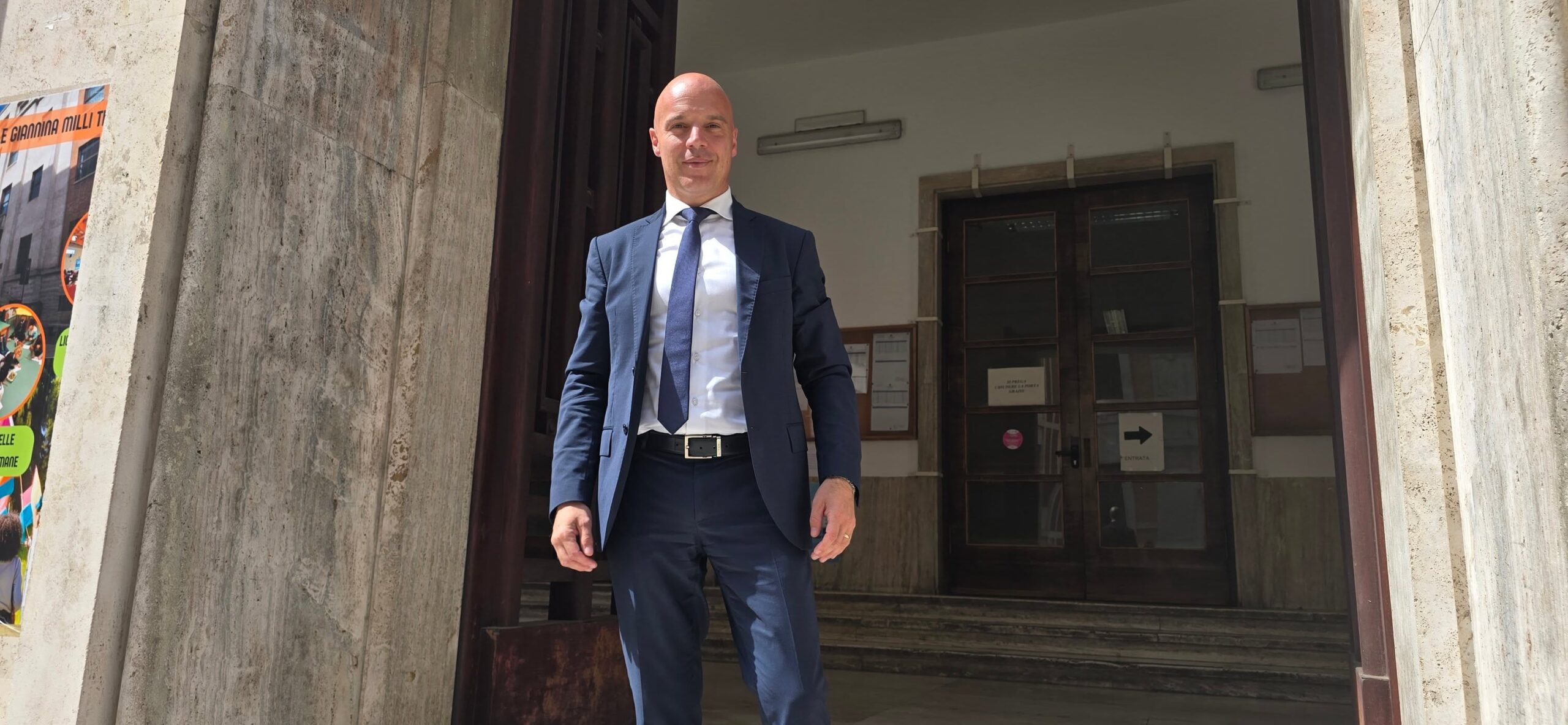 Il sindaco vende benzina a 1,75 euro al litro: c’è la fila Il sindaco vende benzina a 1,75 euro al litro: c’è la fila