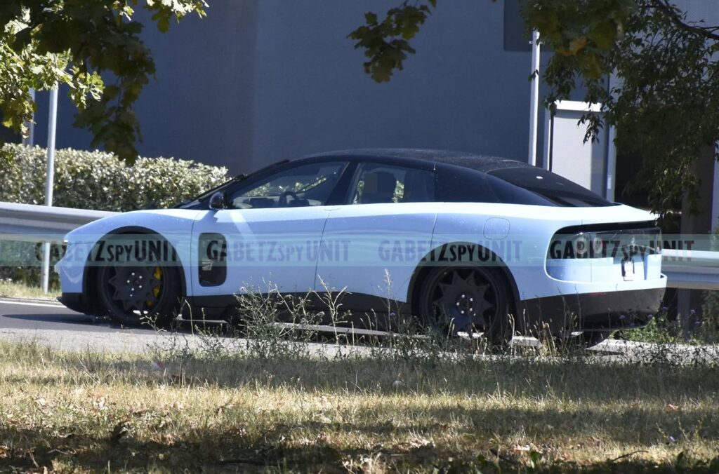 Ferrari Luce Avanserie: le foto spia in Azzurro La Plata
