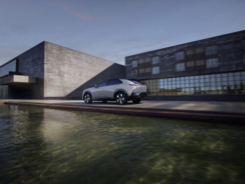 Mazda CX-6e: il design Kodo si evolve nel nuovo SUV elettrico