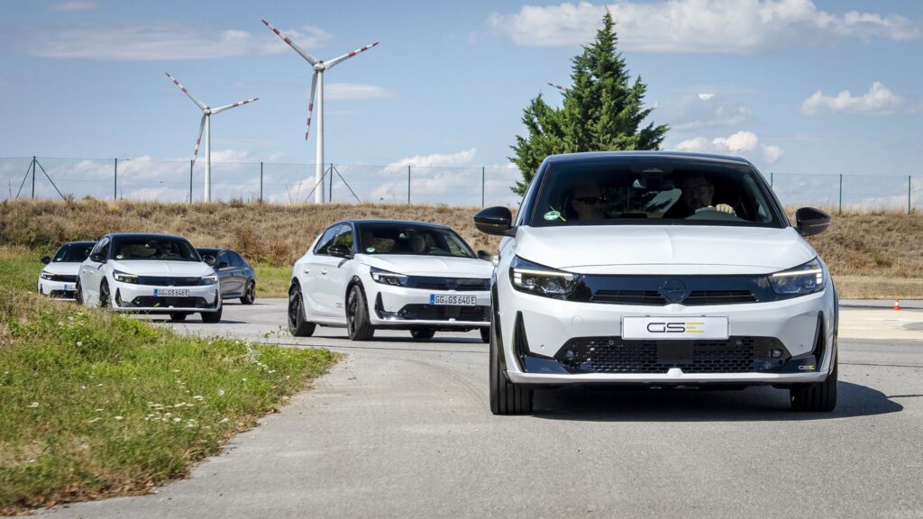 Opel Corsa GSE: il CEO Huettl la testa in pista a Vienna
