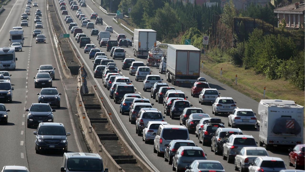 Previsioni traffico e meteo 7-9 agosto: sabato da bollino nero, temporali al Centro-Nord Previsioni traffico e meteo 7-9 agosto: sabato da bollino nero, temporali al Centro-Nord