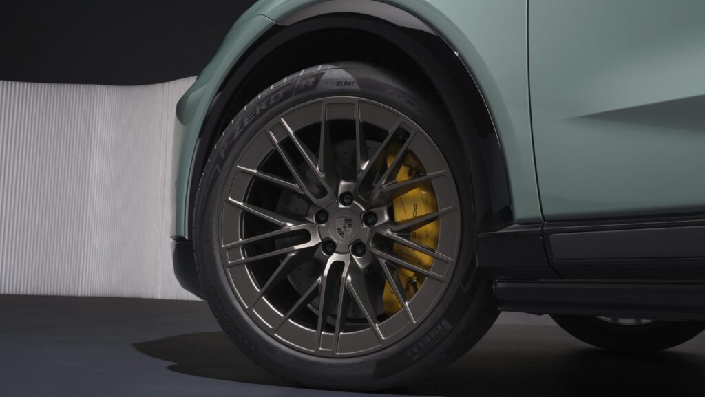 Pirelli P Zero: mescole da record per la Porsche Cayenne Electric
