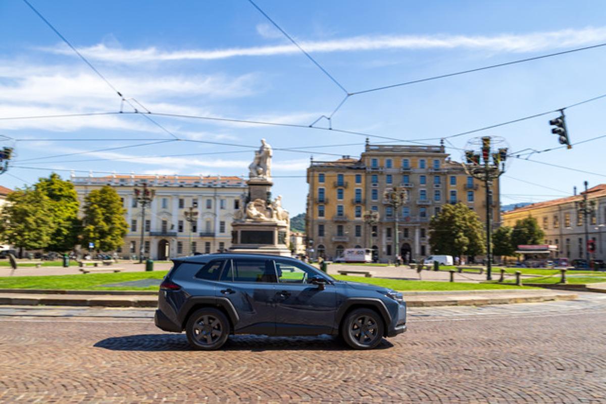 Nuova Suzuki Across Plug-in Hybrid