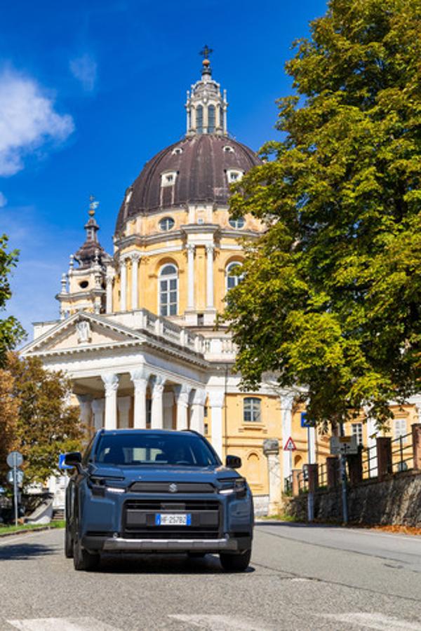 Nuova Suzuki Across Plug-in Hybrid: 309 CV e tecnologia rinnovata