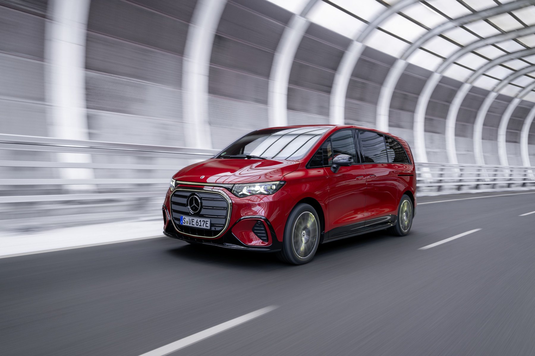 Mercedes VLE: trazione integrale e nuove versioni d’ingresso