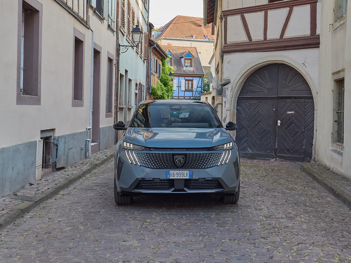 Peugeot E-3008 Long Range