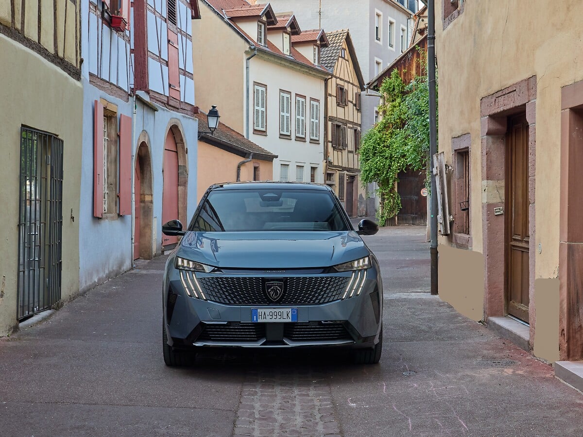 Peugeot E-3008 Long Range