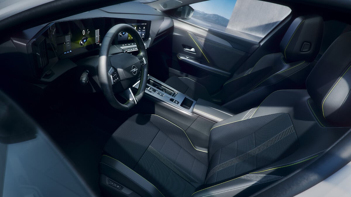 Opel Astra GSE Line debutta al Salone di Parigi 2026