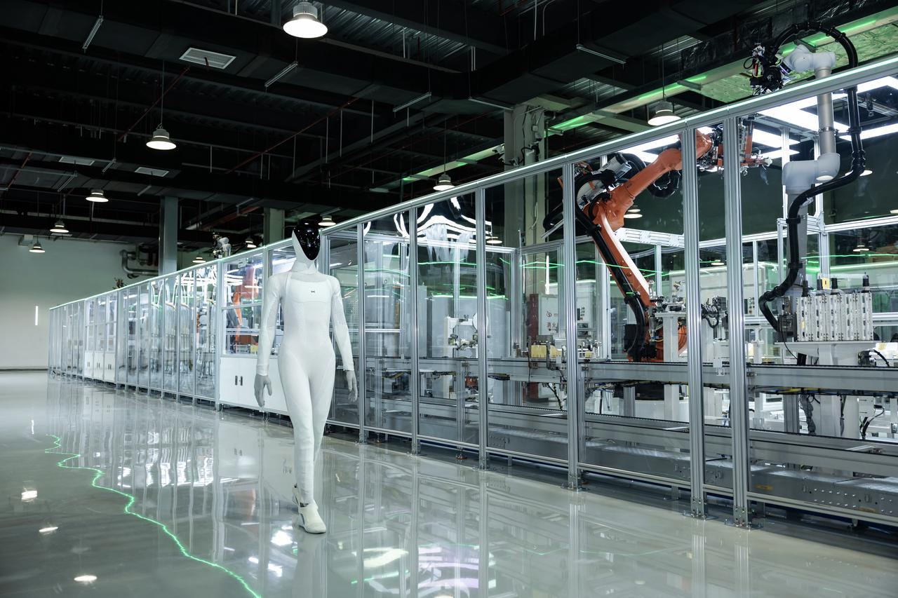 XPENG IRON sulla linea di produzione automatizzata
