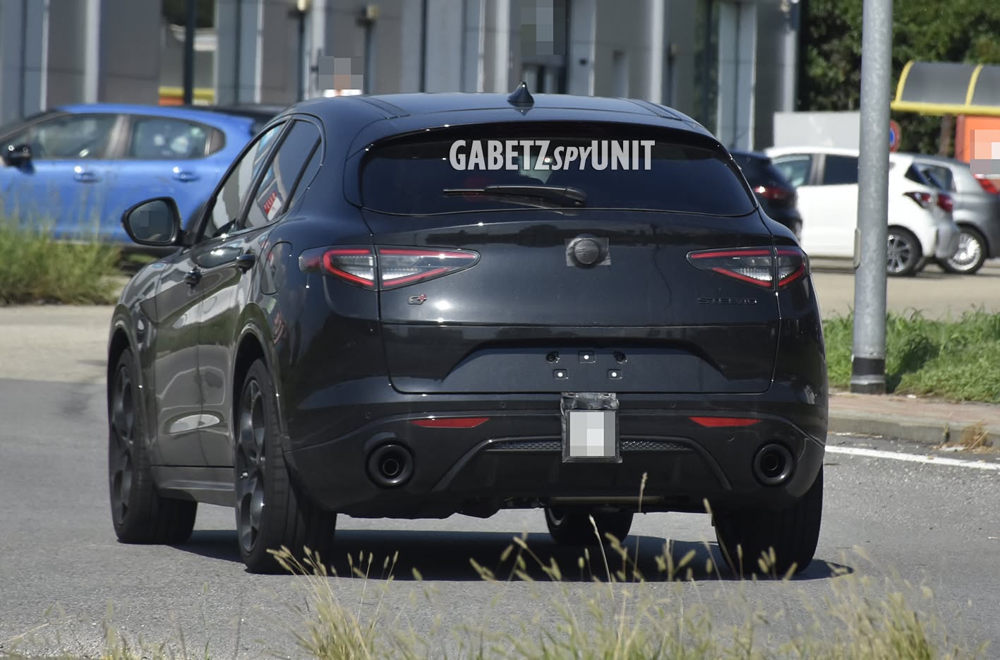 Alfa Romeo Stelvio Luna Rossa vista posteriore foto spia
