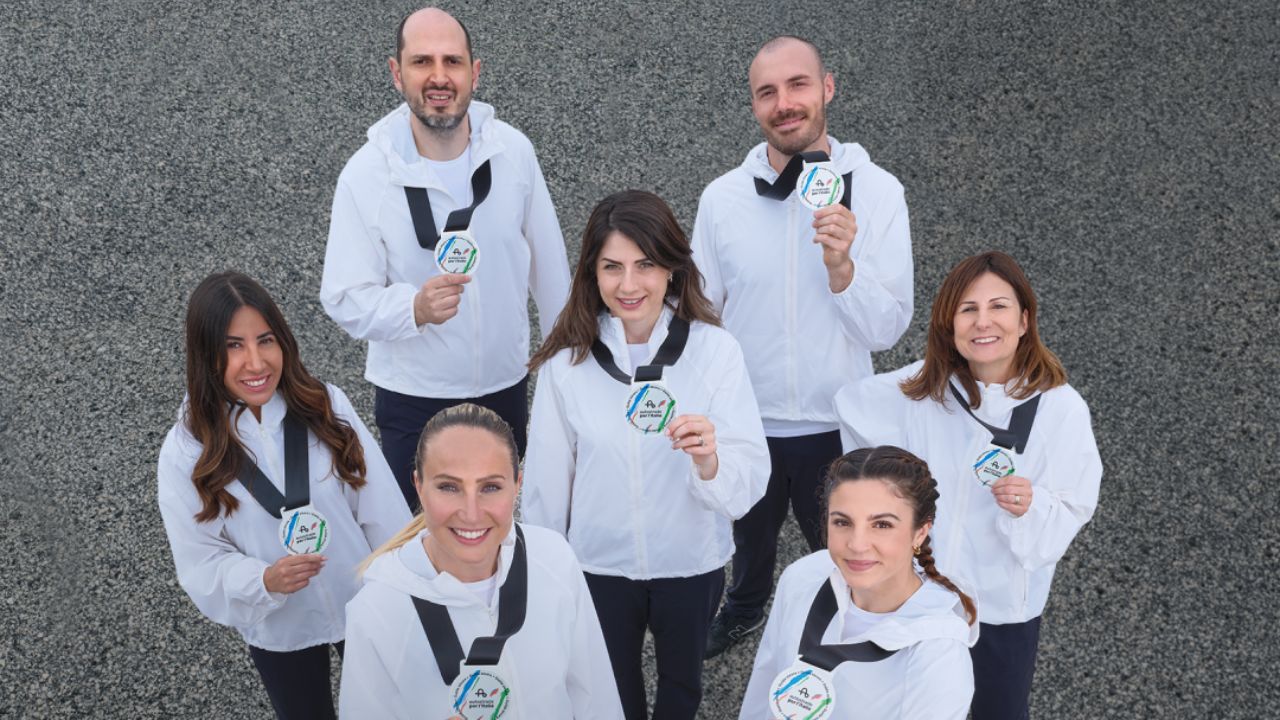 Autostrade per l’Italia, la nuova campagna con i dipendenti accanto alle campionesse Ambra Sabatini e Francesca Lollobrigida
