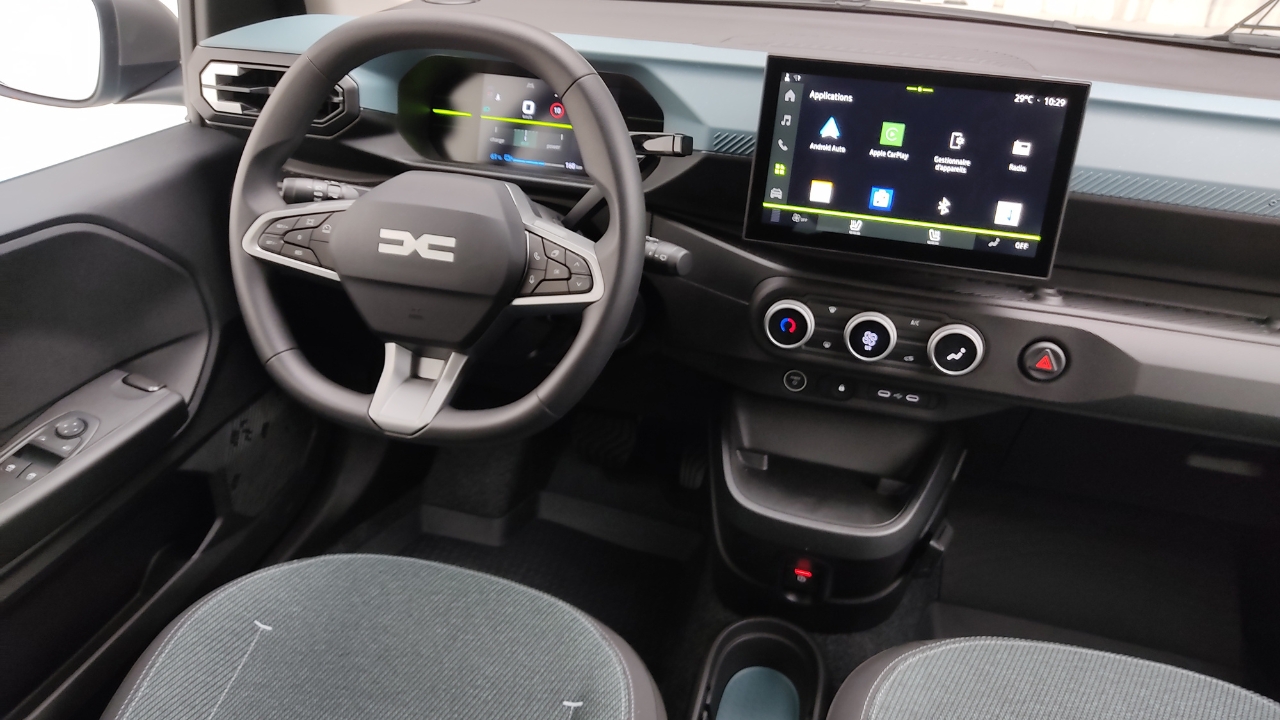 Dacia Spring 2026: la piccola elettrica è tutta nuova e fa più strada