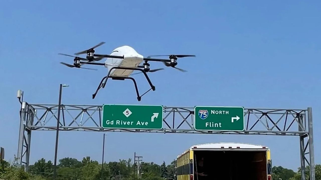 Droni per consegnare ricambi auto: al via la sperimentazione a Detroit