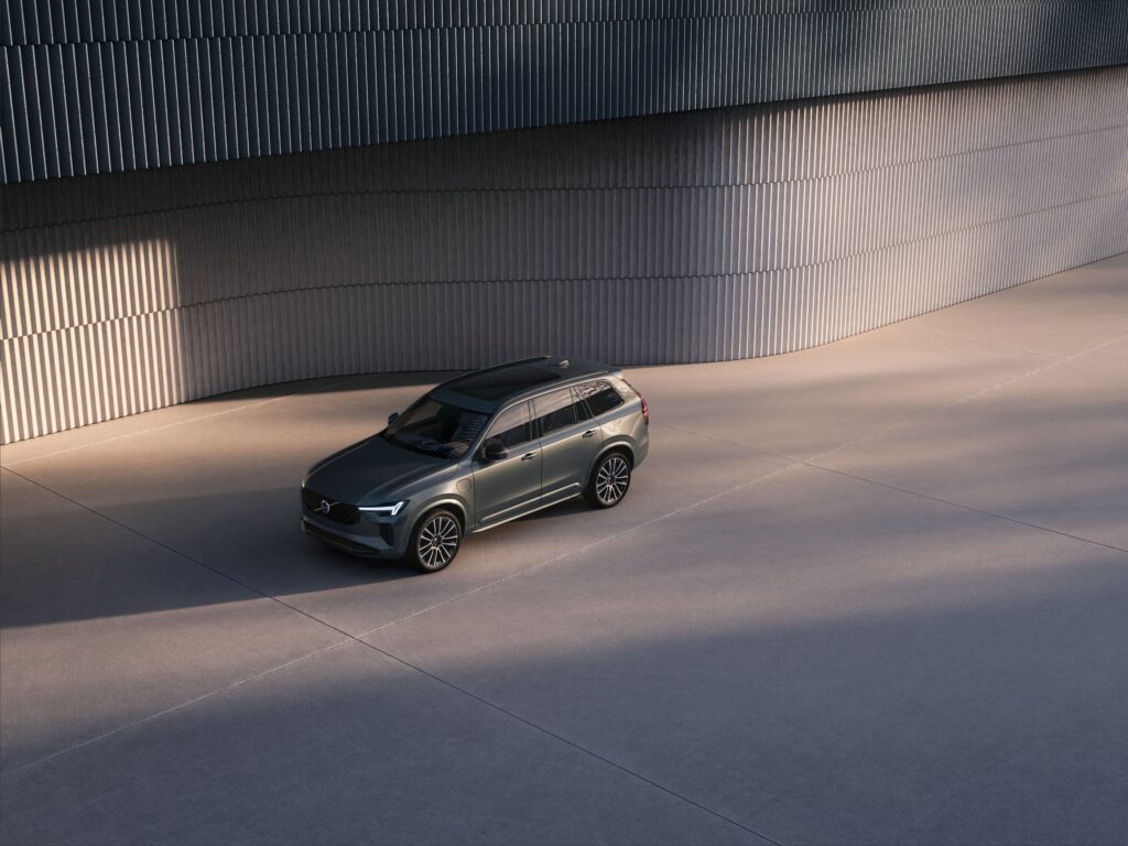 Volvo XC60 Long Range: plug-in hybrid fino a 200 km elettrici