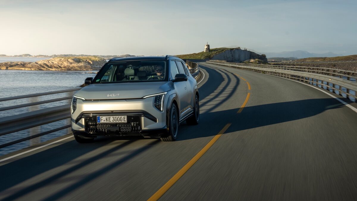 Tre modelli elettrici Kia GT, EV3 GT, EV4 GT e EV5 GT, disponibili in Europa con prestazioni sportive e tecnologie dedicate, immagine di approfondimento