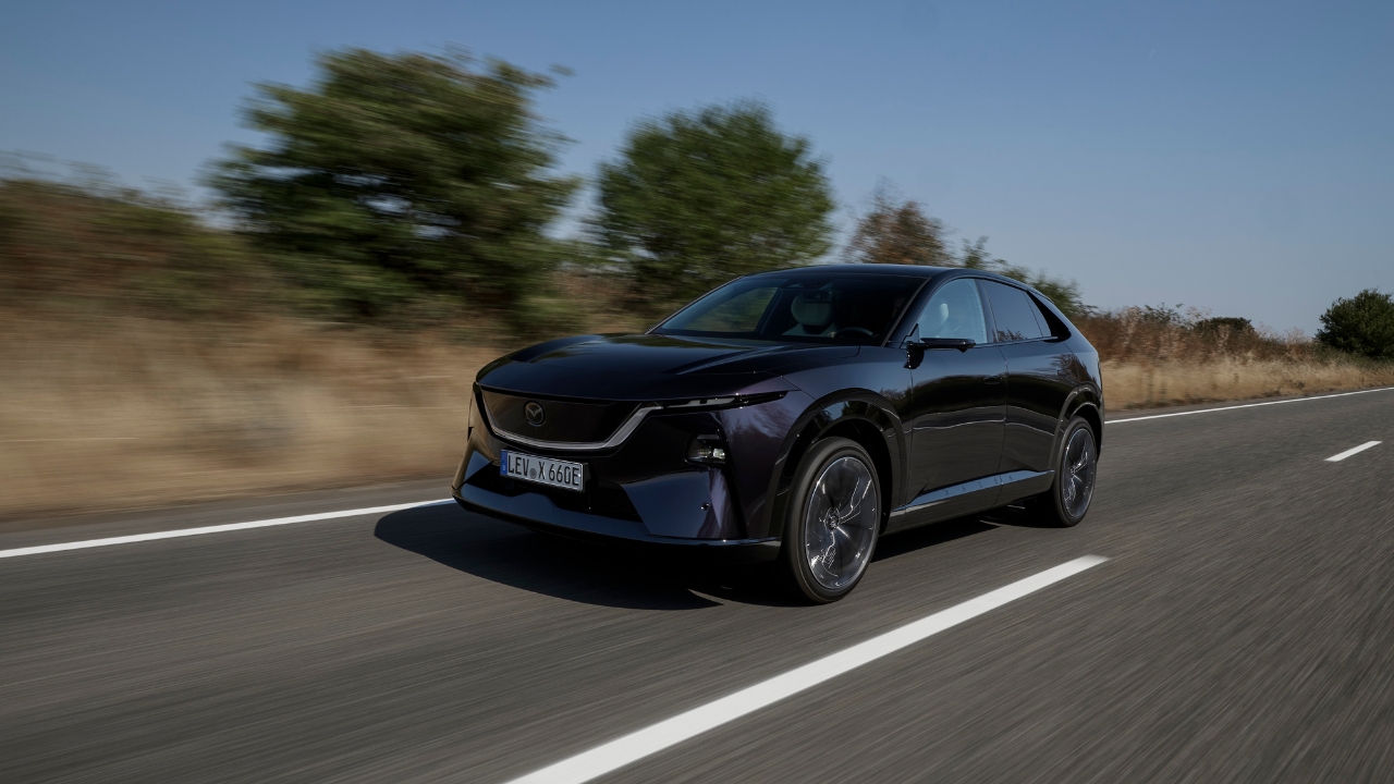 Mazda CX-6e: con il nuovo SUV elettrico sulle strade tedesche
