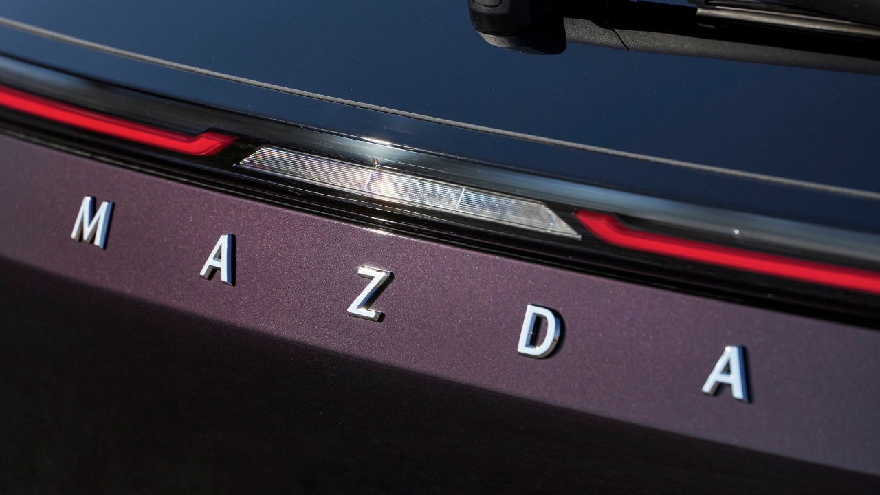 Mazda CX-6e: con il nuovo SUV elettrico sulle strade tedesche