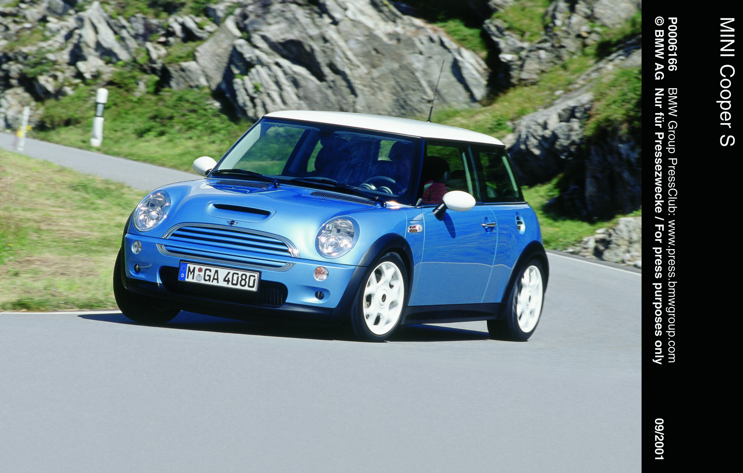 MINI compie 25 anni in Italia: 480.000 auto vendute