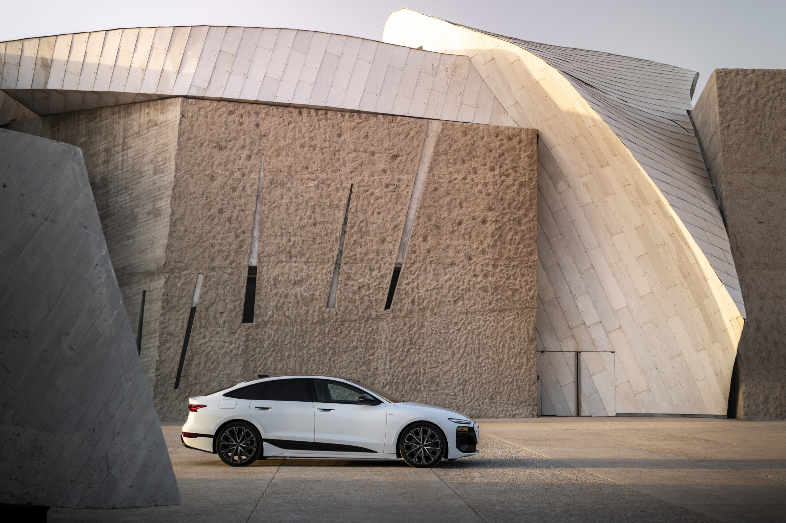 Audi A6 Sportback e-tron performance - Miko Marczyk al volante