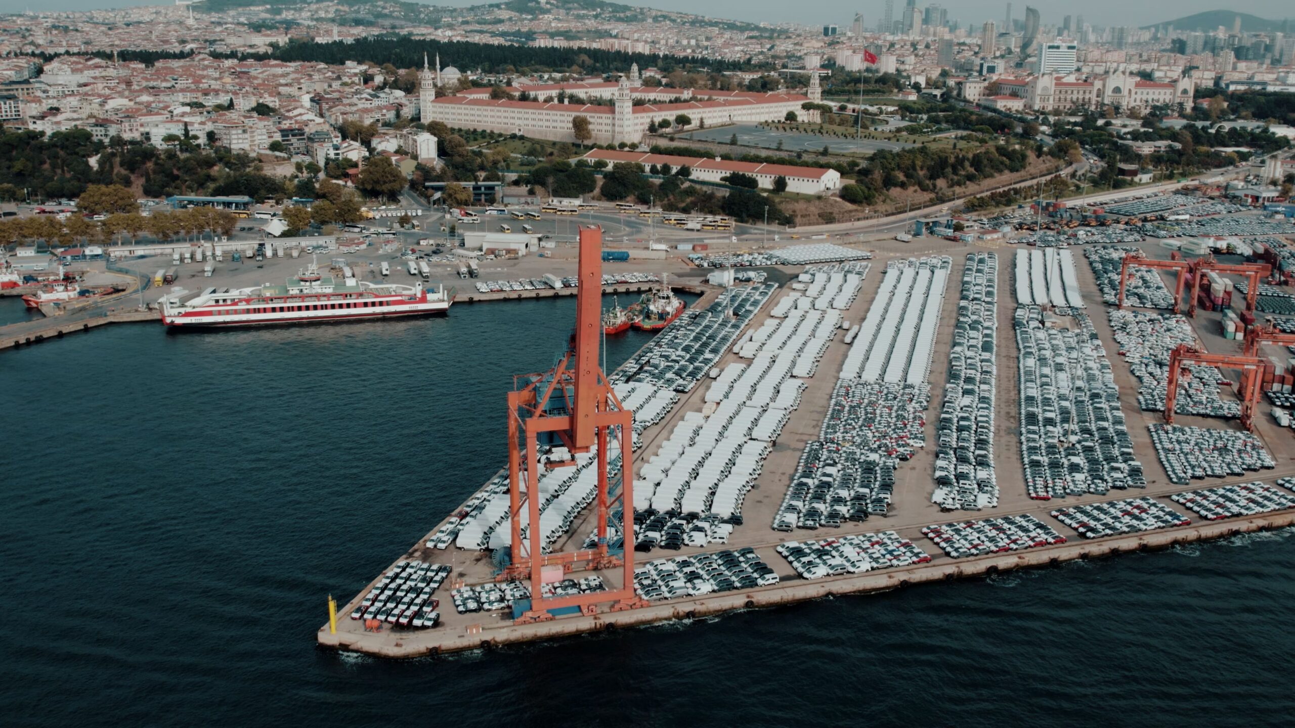 Auto ibride cinesi: l’Ue chiede a Pechino di dimezzare l’export