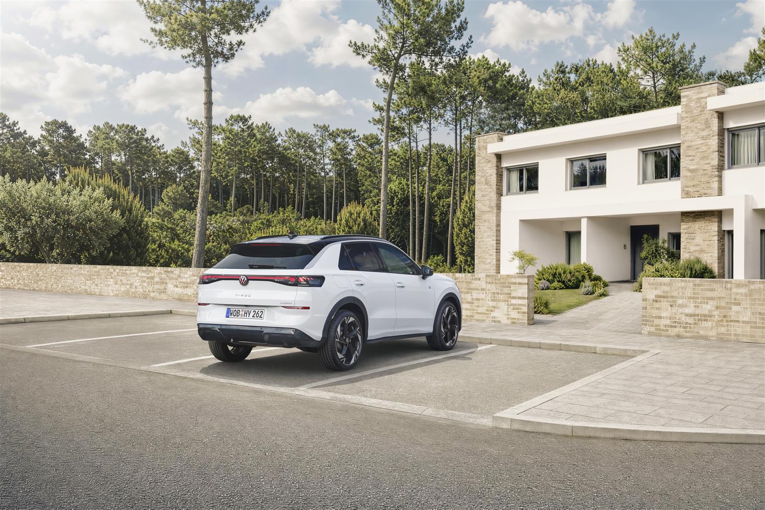 Il full hybrid Volkswagen 136 CV ora ordinabile in Italia su Golf e T-Roc da 30.500 euro