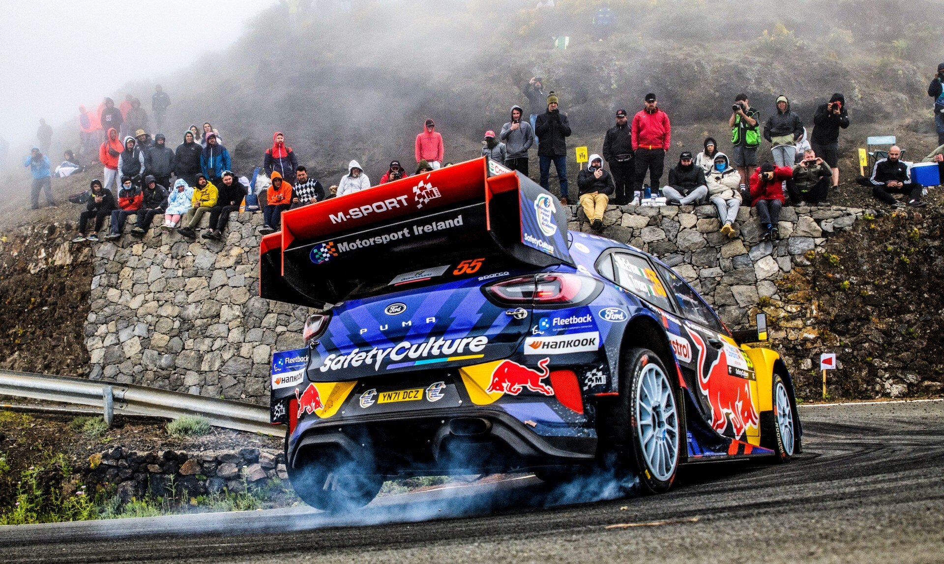 Ford Puma Rally1 in azione su sterrato