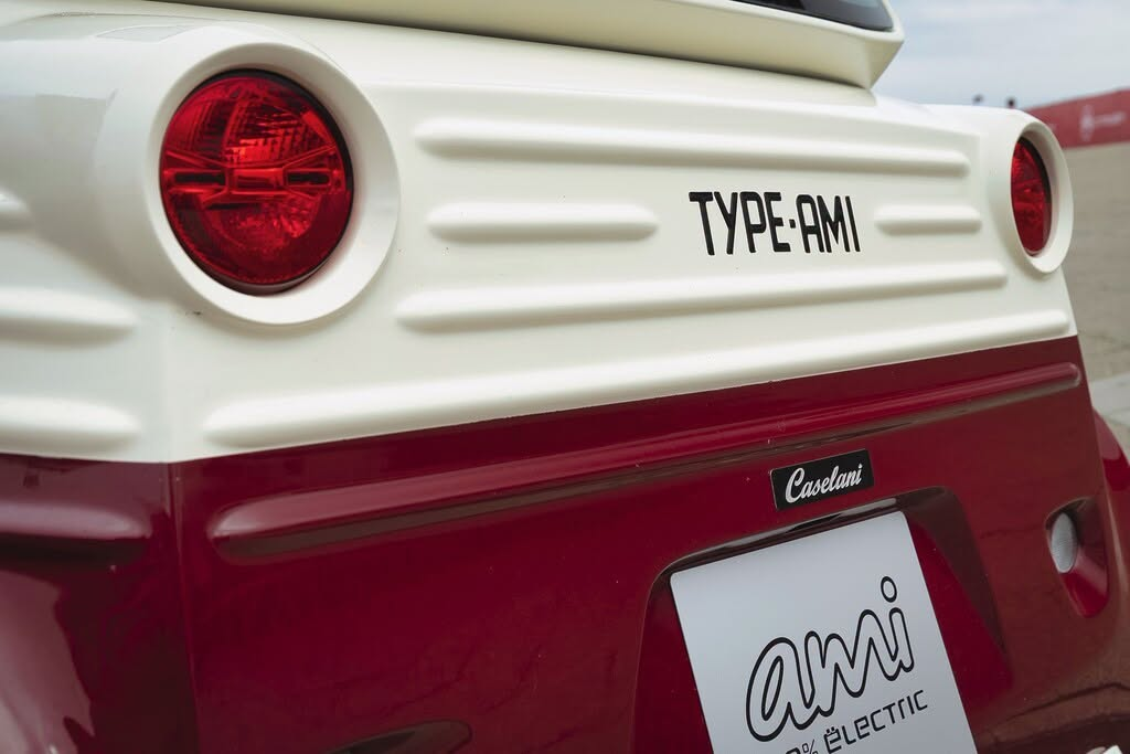 Citroën Ami Type AMI: dettaglio del posteriore con il badge Caselani
